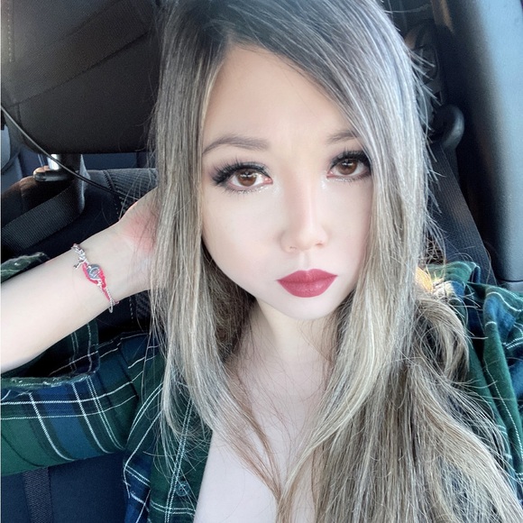 Meet your Posher, Hayley K - Picture 1 of 2